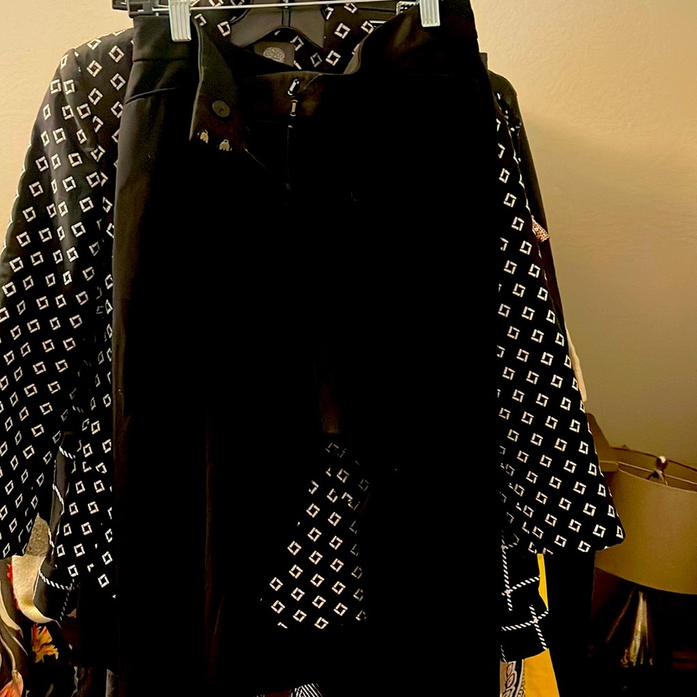 White House Black Market Black Tuxedo Crop- Sz 4